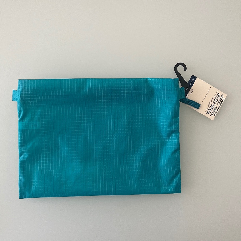 Mont-bell Light Paper Pouch M 1123677 Teal New With Tag - Picture 2 of 2